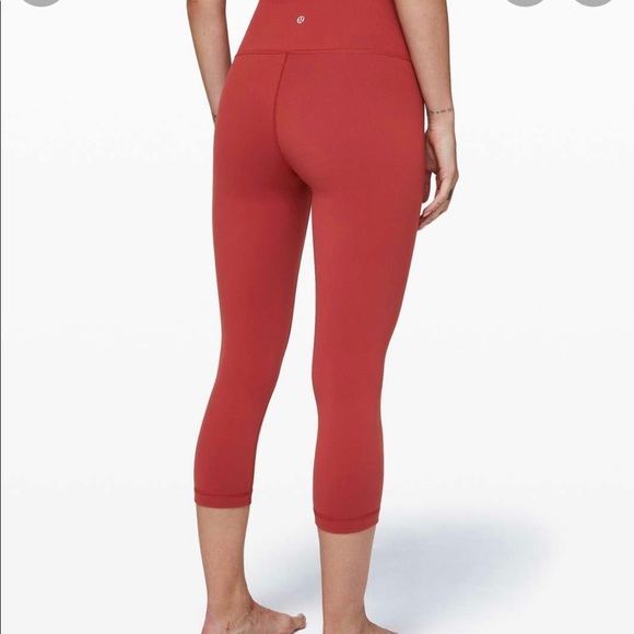 Lululemon Wunder Under cop (high rise) Full-On Luon 21”, size 6 - Picture 3 of 5